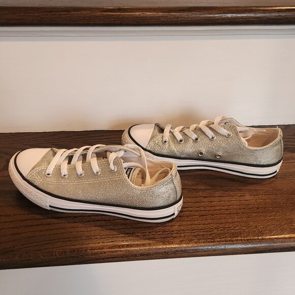 EUC Converse All Star Girls Low Top Sneakers - Silver Sparkle/Glittery - Size 2 - Picture 7 of 8